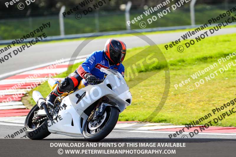 donington no limits trackday;donington park photographs;donington trackday photographs;no limits trackdays;peter wileman photography;trackday digital images;trackday photos